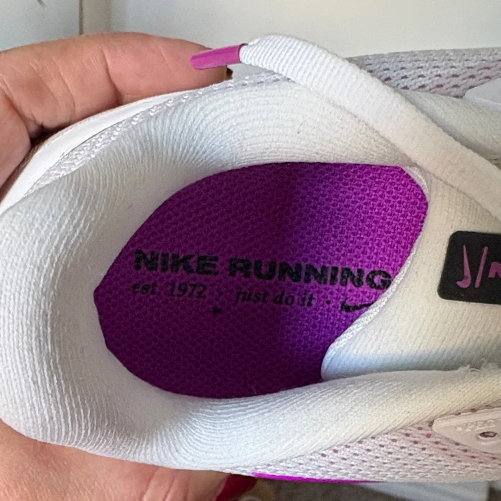 Nike Women's White and Pink Pegasus 41 - Picture 2 of 7